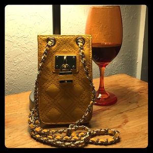 Body cross cellphone holder